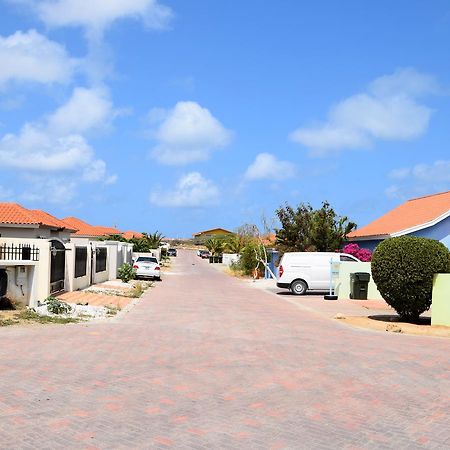 Norrol Apartments Aruba Ораньестад Экстерьер фото