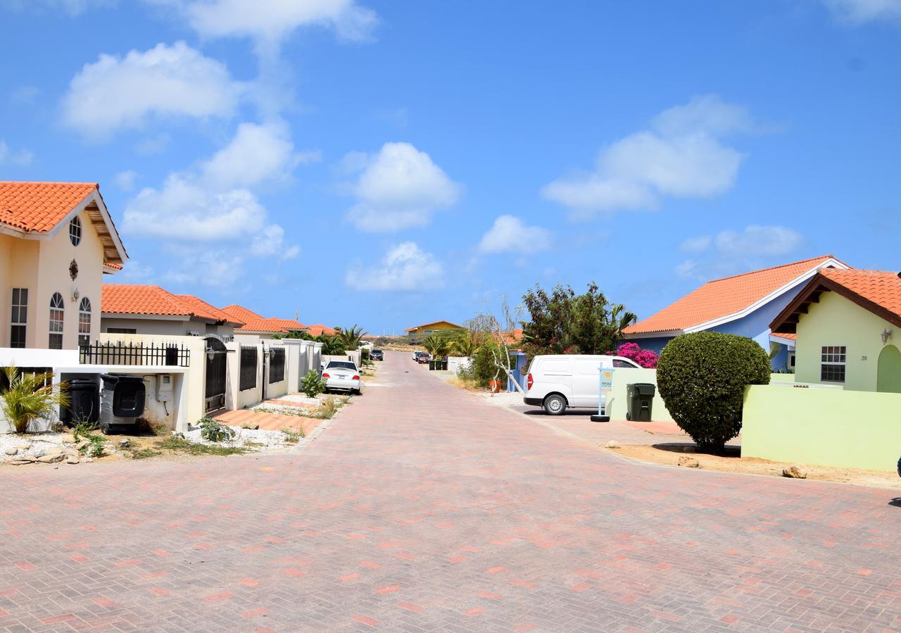 Norrol Apartments Aruba Ораньестад Экстерьер фото